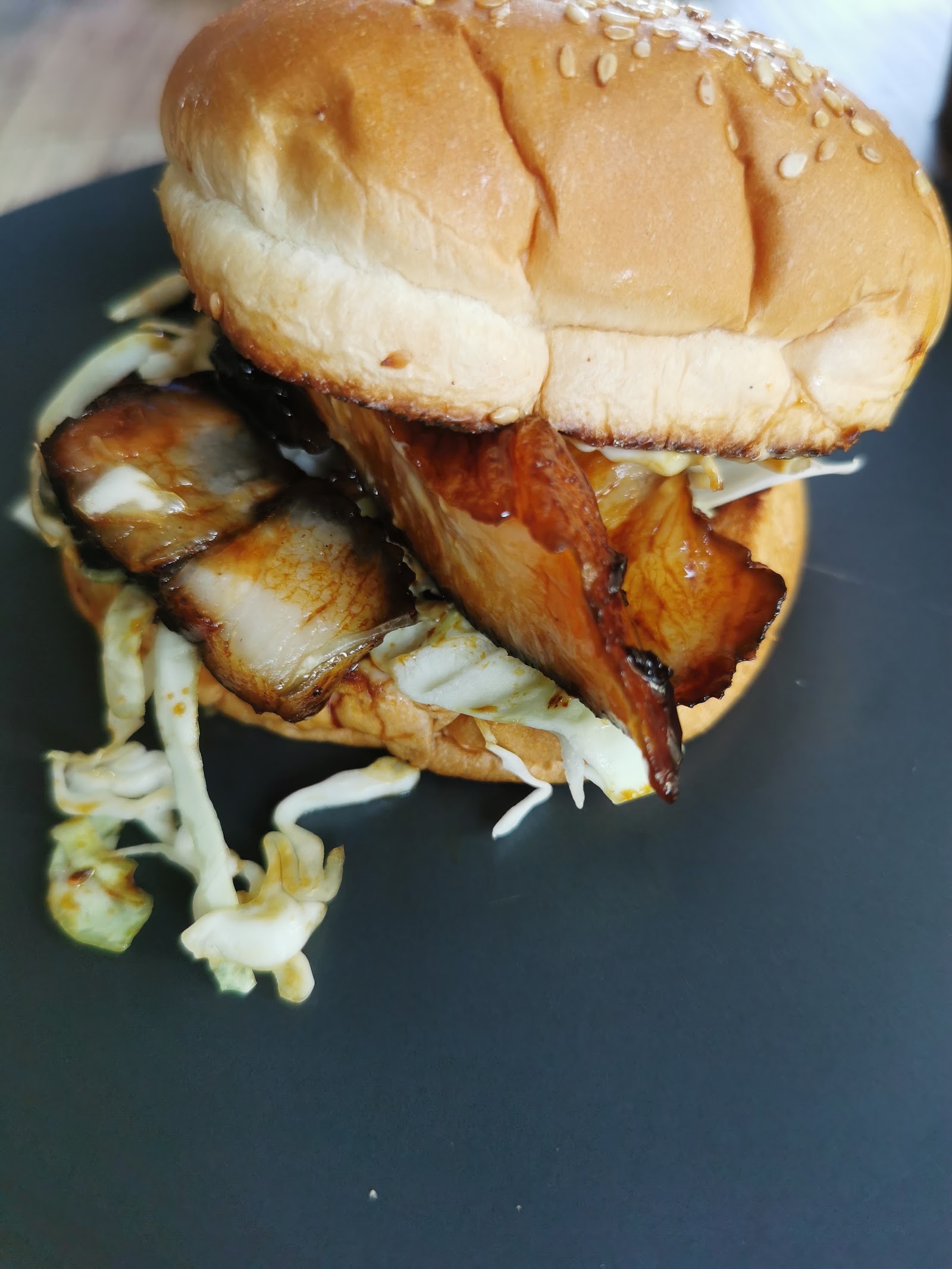 CHOON FATT PORK BURGER 全发猪扒包